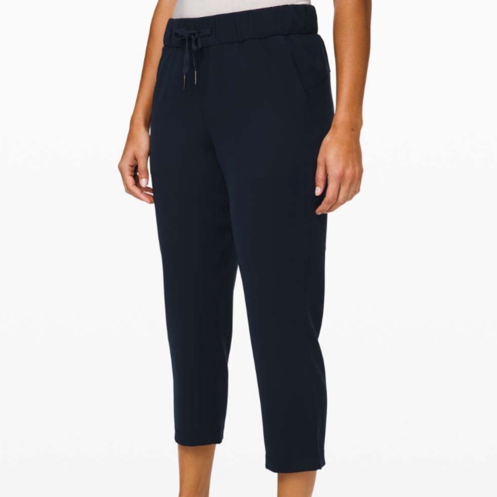Lululemon On The Fly Cropped 23” Luxtreme Navy